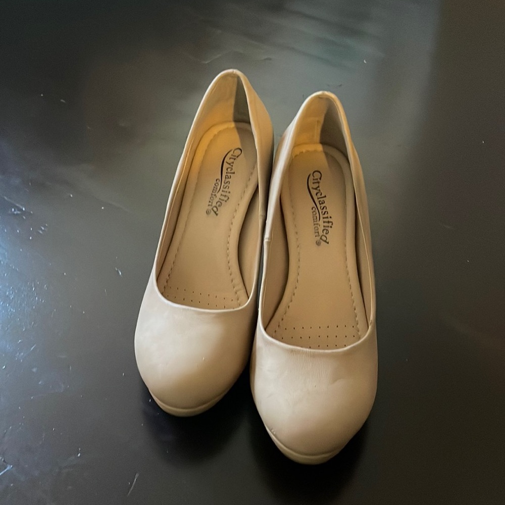 Comfort heels